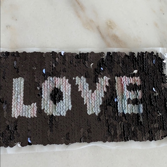 Reversible sequin patch LOVE white or black. - Picture 2 of 3